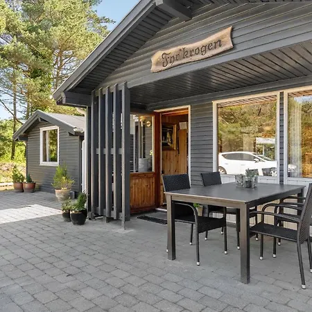 4 Bedroom Gorgeous In Dom wakacyjny *