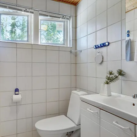 4 Bedroom Gorgeous In Dom wakacyjny *