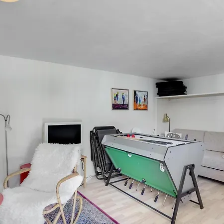 4 Bedroom Gorgeous In Dom wakacyjny *